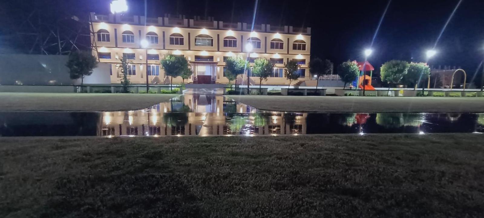 Vedika Garden Hotel Lonavala Bagian luar foto