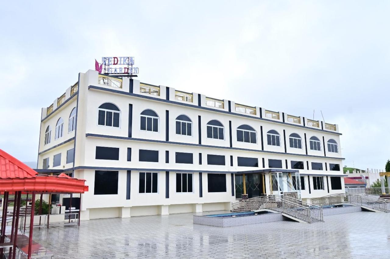 Vedika Garden Hotel Lonavala Bagian luar foto